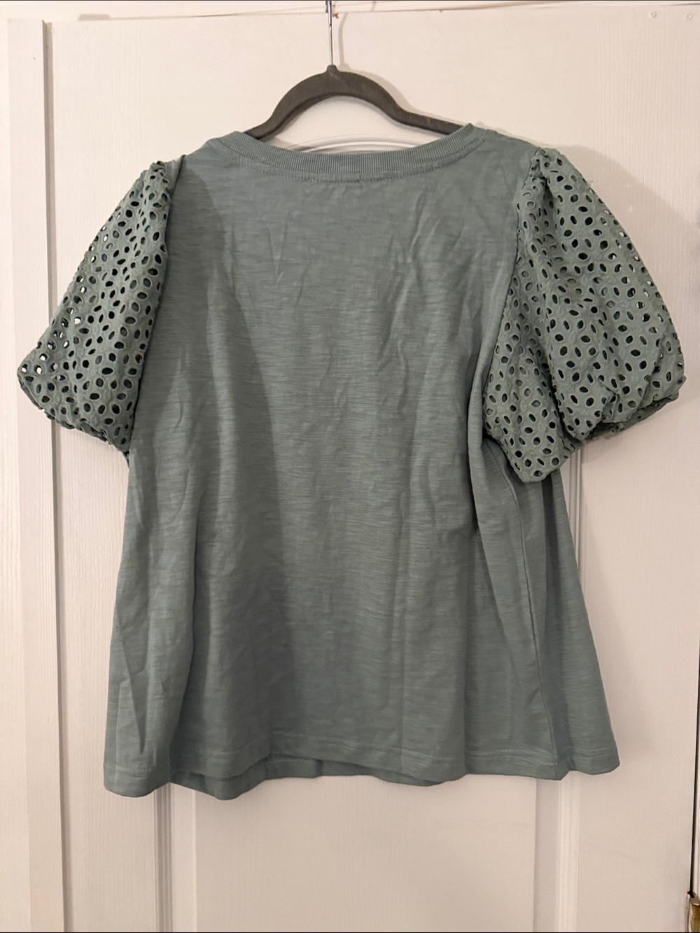 Jane & Delancey Eyelet Puff Sleeve Tee - Sage Green. Size XL. NWT - Picture 5 of 5